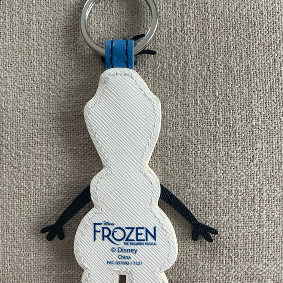 Disney on Broadway Frozen Olaf keychain - Picture 2 of 2